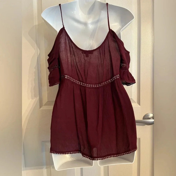 Patrons of Peace Flowy Black Off-The-Shoulder Top small - Picture 4 of 7